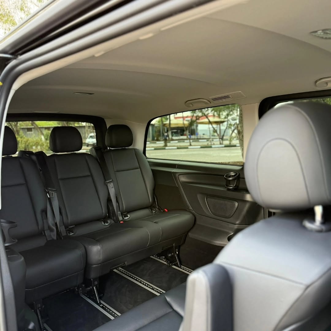 Vito Rear Bench Mercedes-Benz Vito rear bench leather seats and panoramic windows